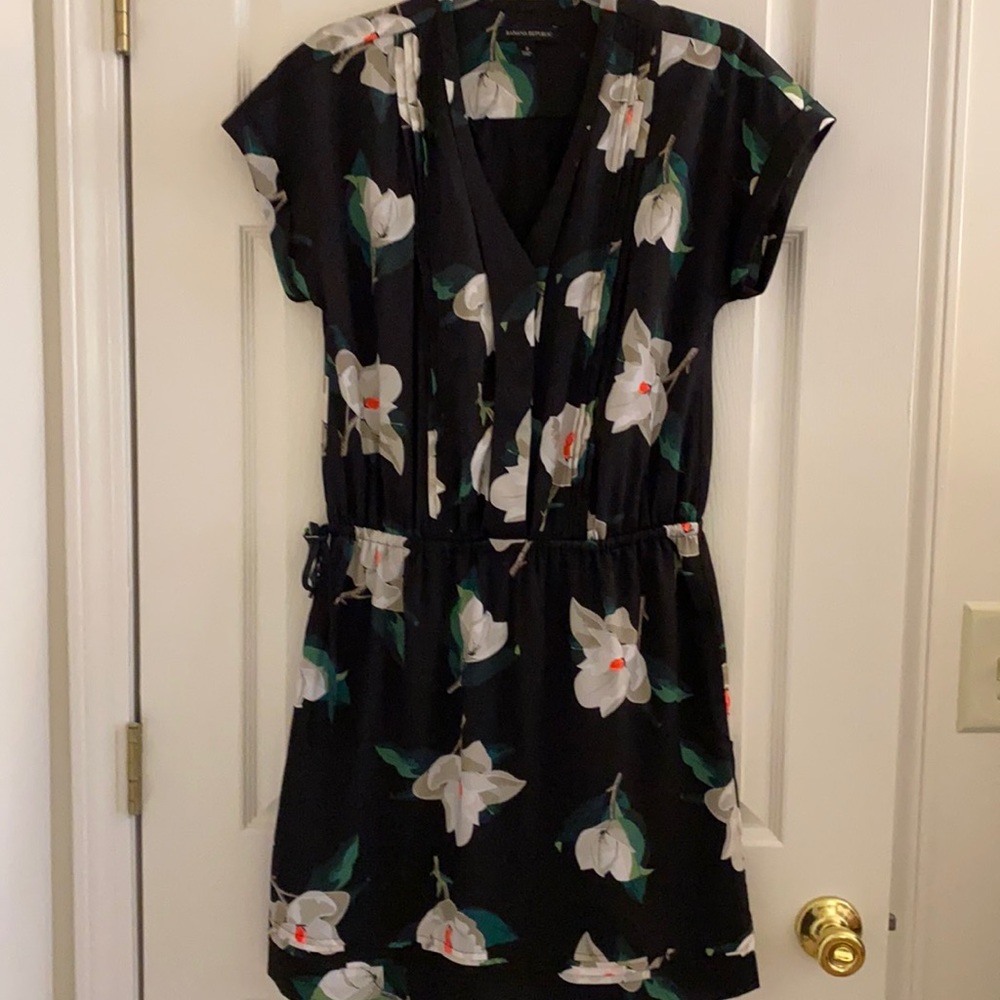 BANANA REPUBLIC FLORAL S/S DRESS
